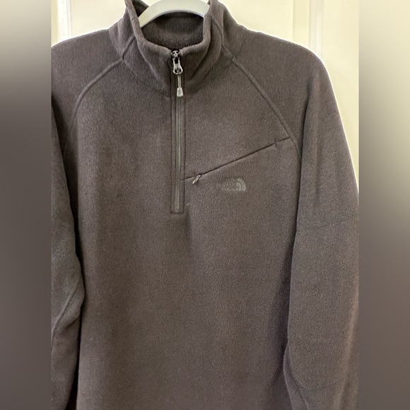 The North Face Men’s Quarter 1/4 Zip Pullover Front Zip Chest Pocket Black - Picture 3 of 9